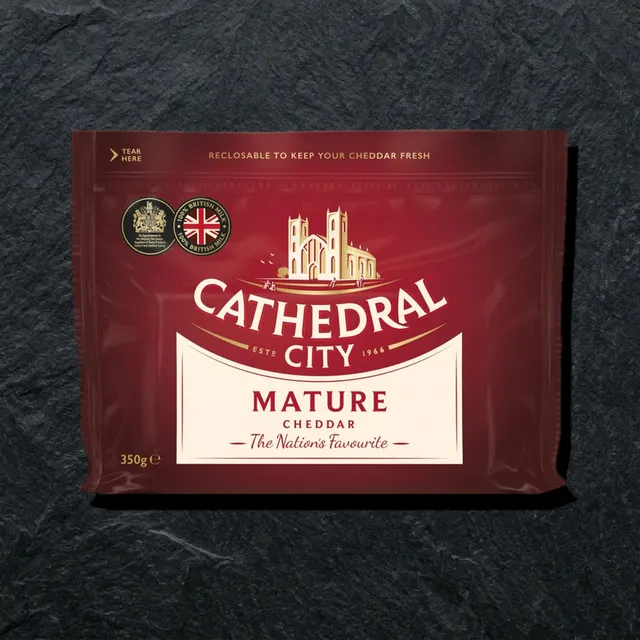 Cathedral City Mature Cheddar — выдержанный сыр чеддер