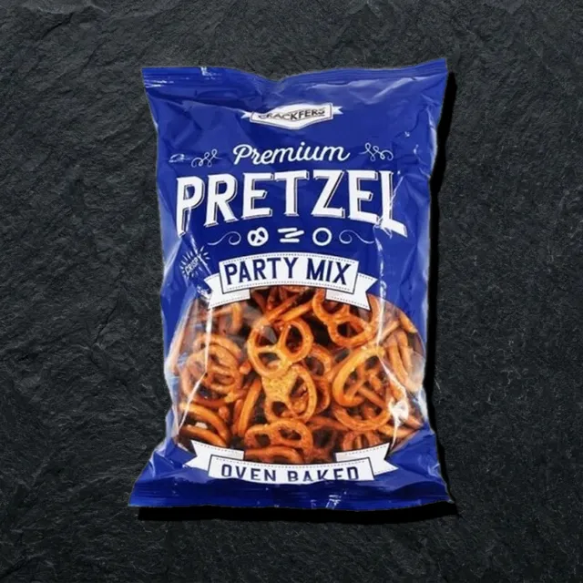 Pretzel Party Mix — ассорти крекеров